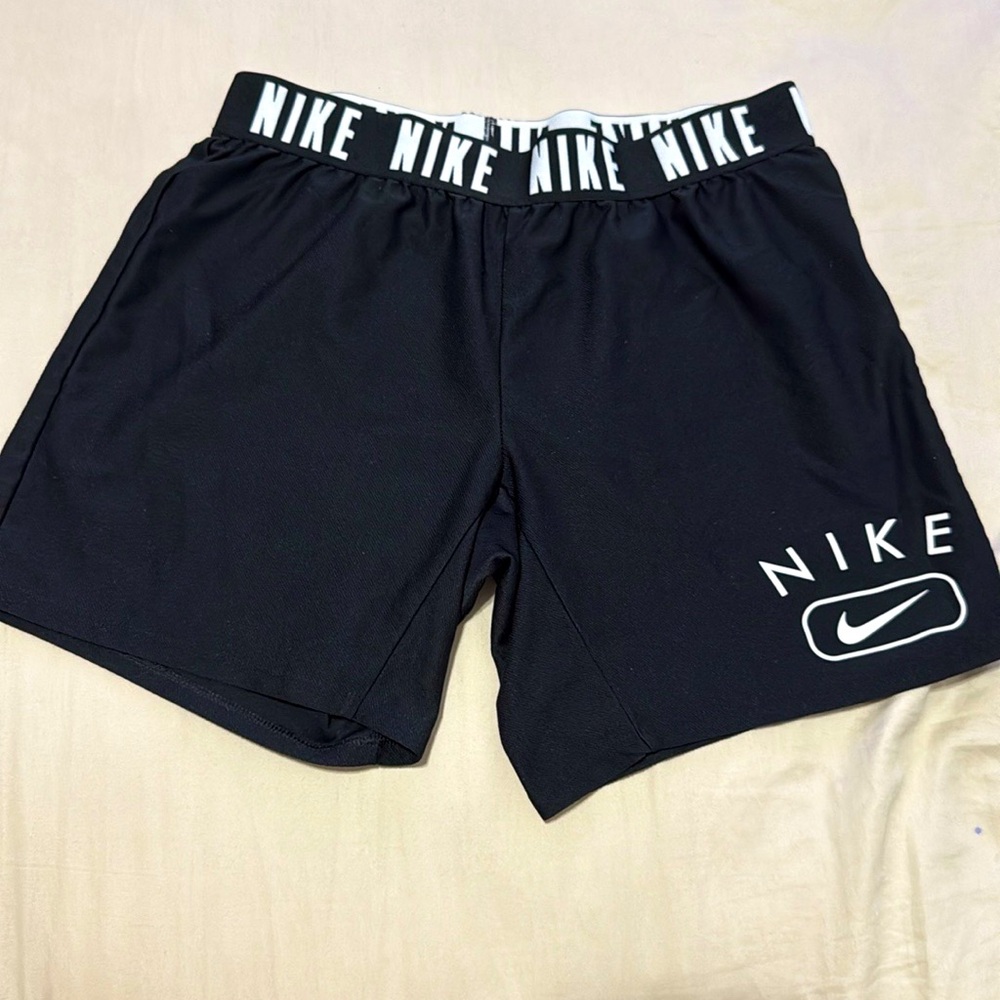 Nike short